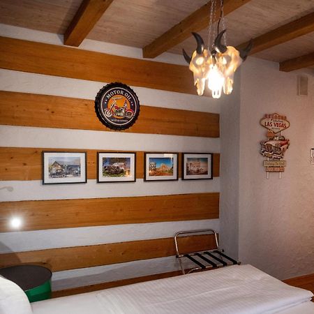 Motorworld Inn Warthausen Экстерьер фото