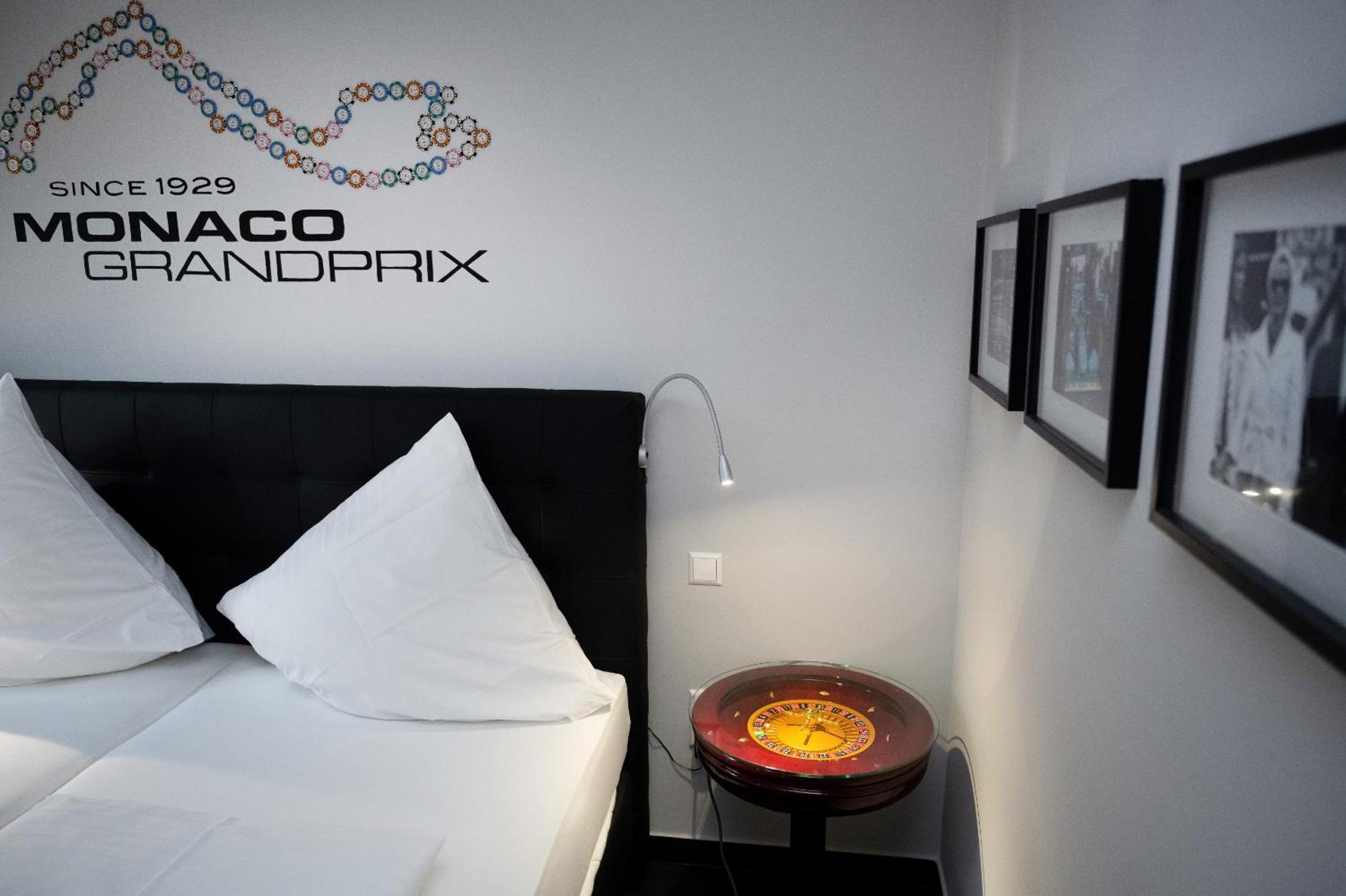 Motorworld Inn Warthausen Экстерьер фото